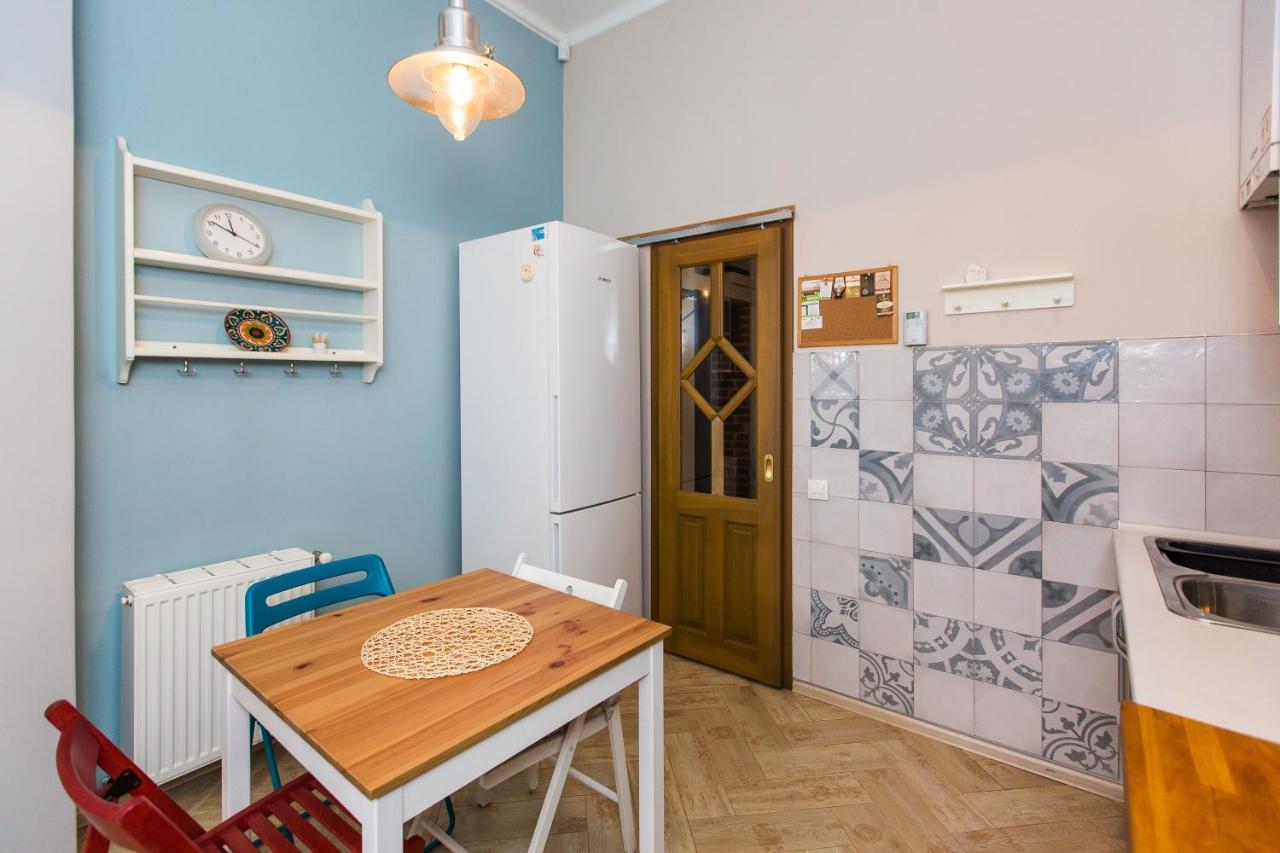 Light And Spacious Apartment On Gazova Str 利沃夫 外观 照片