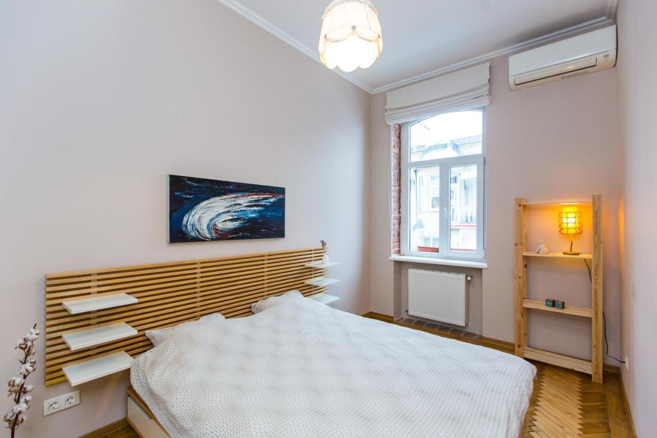 Light And Spacious Apartment On Gazova Str 利沃夫 外观 照片