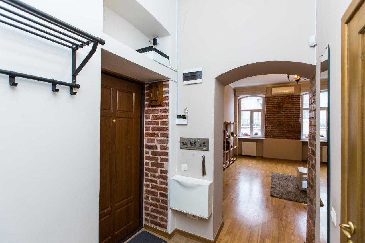 Light And Spacious Apartment On Gazova Str 利沃夫 外观 照片
